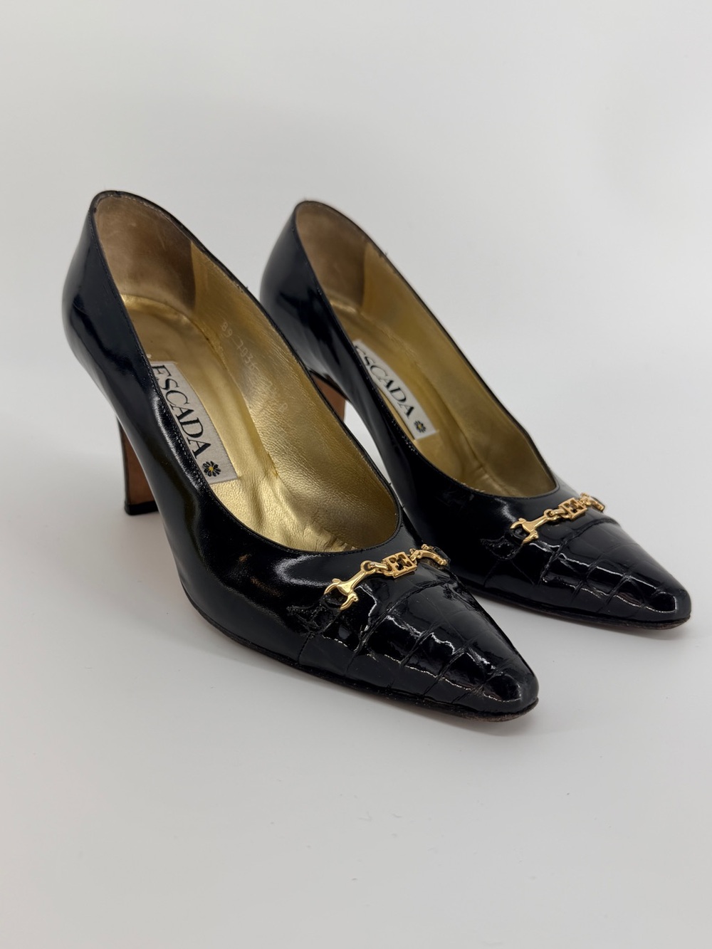 Escada Black Croc Effect Gold Logo Pumps Made in Italy 7.5B